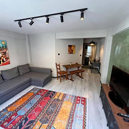 Central & Cosy Flat For 4 Person Isztambul Kültér fotó